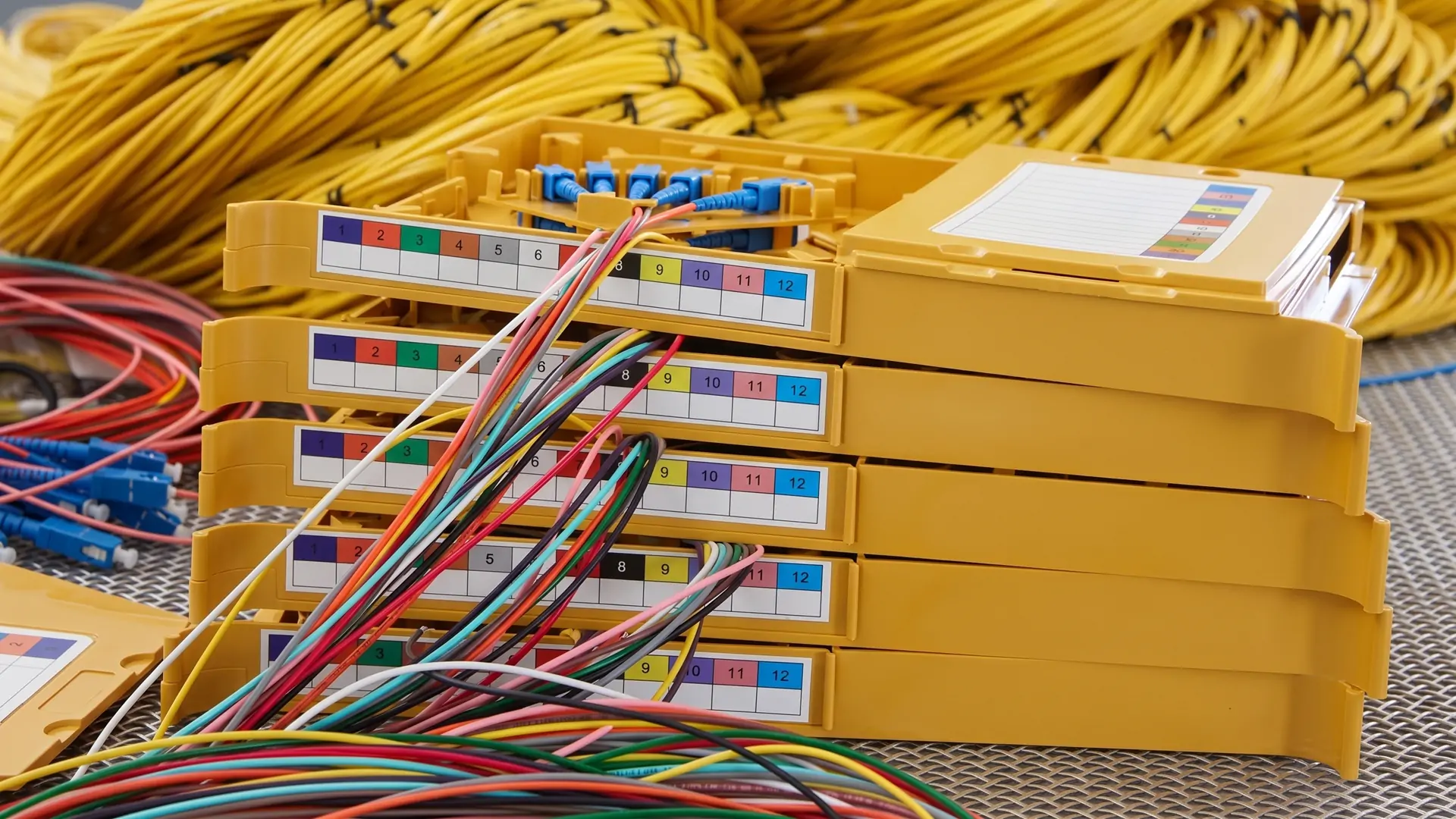 Fiber Distribution Panel Selection Guide: Complete Buyer's Guide